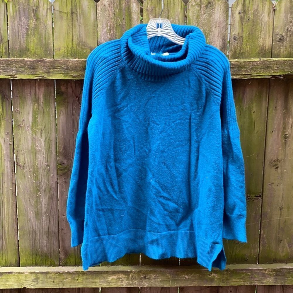 Time and Tru sweater sz. L